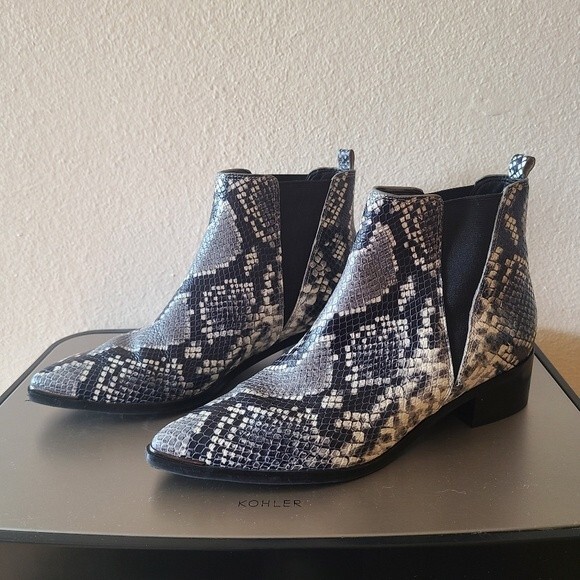 Marc Fisher LTD Yale snakeskin booties size 7.5 - Picture 3 of 7